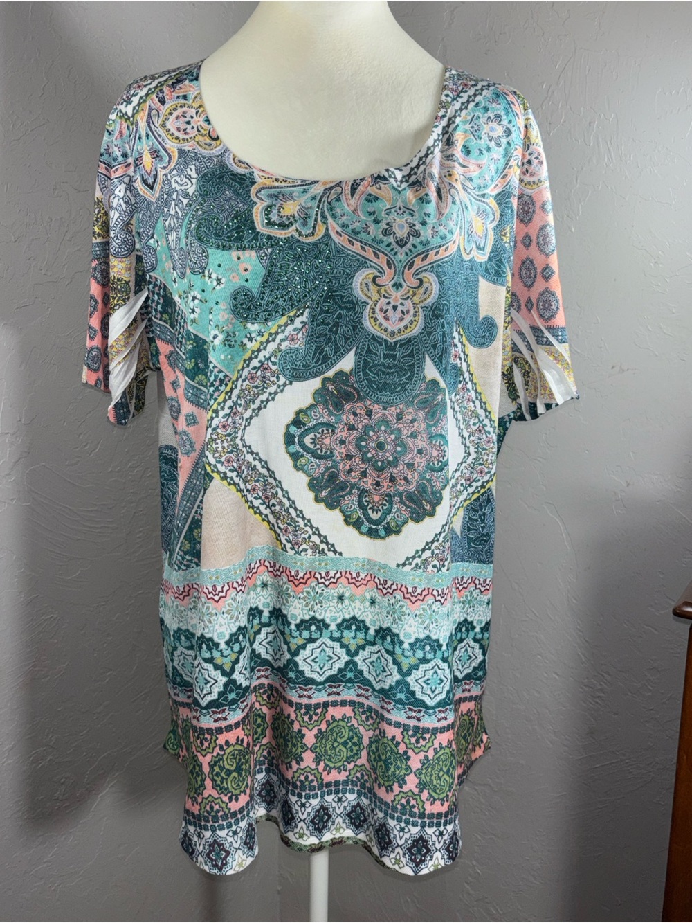 Paisley Medallion Scoop Neck Top - Teal & Pink